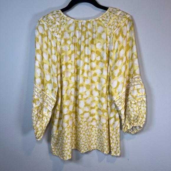 Democracy Women's Pintuck Blouse Yellow White Dots 3/4 Sleeves Split Neck  Small - Picture 9 of 13